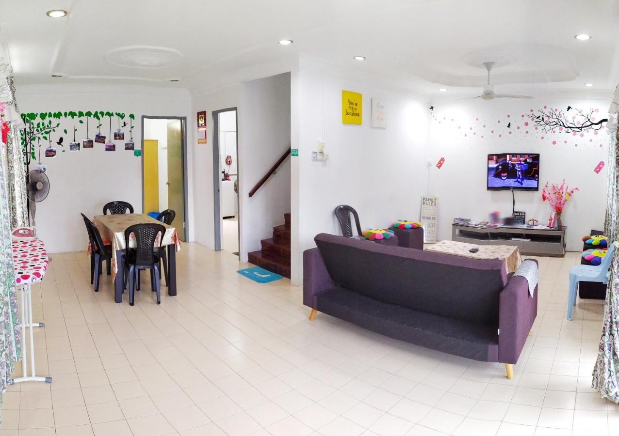 H Homestay Sibu - 500Mbps Wifi, Full Astro & Private Parking! Dış mekan fotoğraf