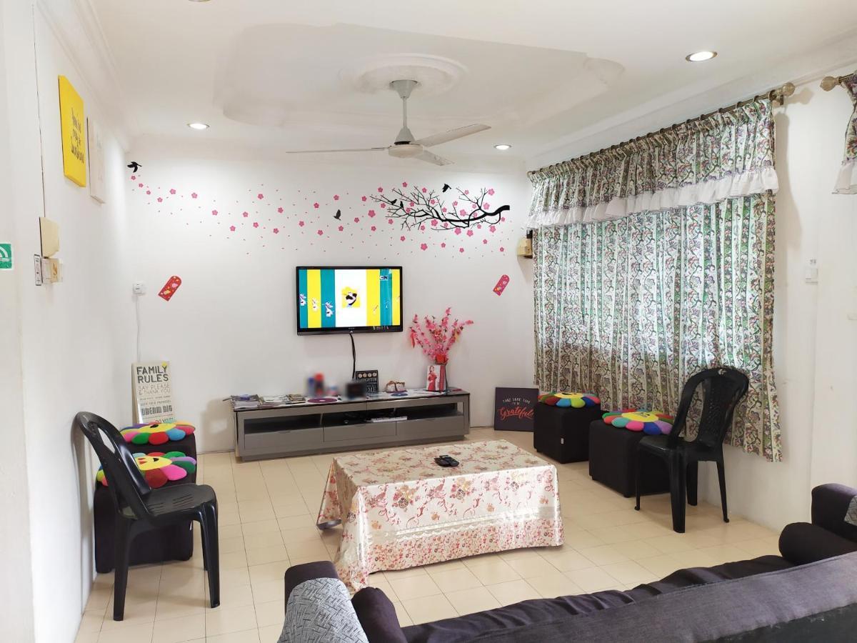 H Homestay Sibu - 1000Mbps 1Gbps Wifi, Astro & Auto Gate Parking Semi Detached House! Dış mekan fotoğraf