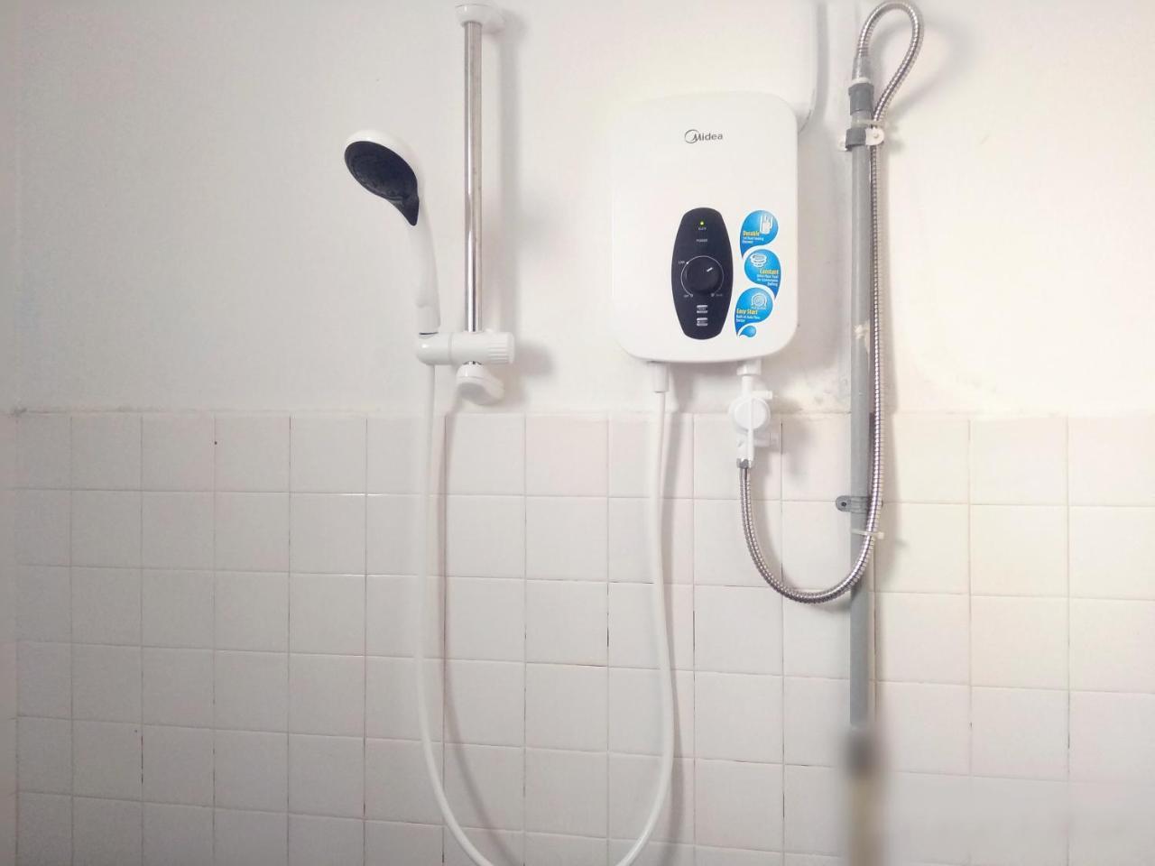 H Homestay Sibu - 1000Mbps 1Gbps Wifi, Astro & Auto Gate Parking Semi Detached House! Dış mekan fotoğraf